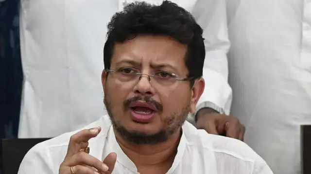 காங்கிரஸ் மற்றும் திரிணாமுல் காங்கிரஸ் ஆகிய இரு கட்சிகளுமே இந்த இணைப்பு குறித்த செய்திகள் ஆதாரமற்றவை என்று கூறியுள்ளன.
