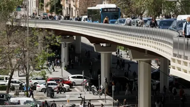 Idiwọ ba lilọ-bibọ ọkọ lojupopo, nitori pe awọn ina to n ṣakoso oju ọna ko ṣiṣẹ