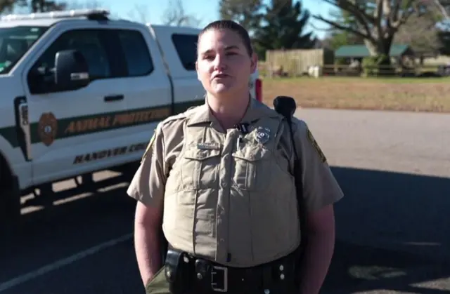 प्राणी नियंत्रण अधिकारी (ॲनिमल कंट्रोल ऑफिसर) सामंथा मार्टिन