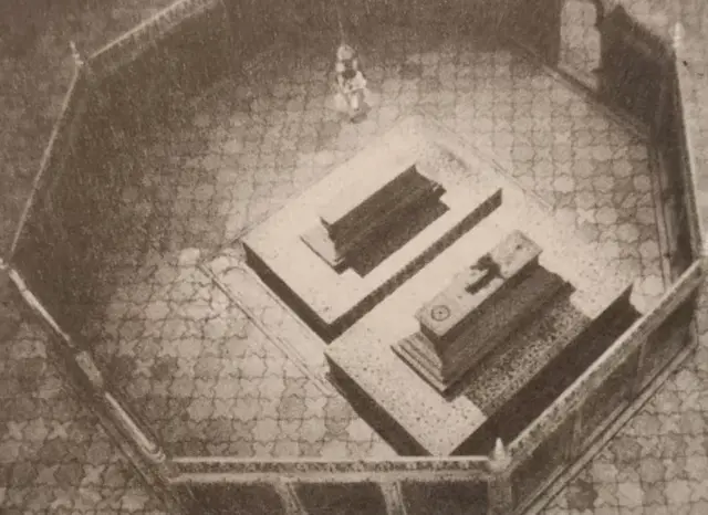 ஷாஜகான் மற்றும் முதாஜின் சமாதிகள்