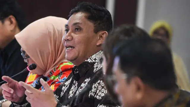 Komisioner BP Tapera Heru Pudyo Nugroho (kedua kiri) memberikan keterangan kepada media terkait program Tapera di kantor Staf Presiden, Jakarta, Jumat (31/5/2024). 