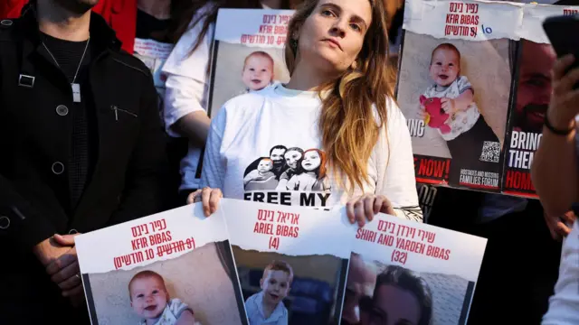 إحدى أقارب بعض الرهائن الإسرائيليين
