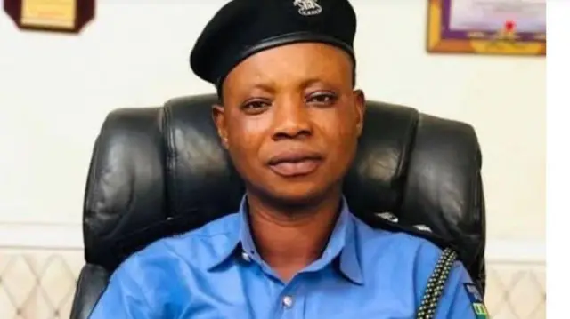 Owolabi Ajasa, Gomina TAMPAN Ogun, o wọsọ ọlọpaa alawọ aro o si de fila dudu