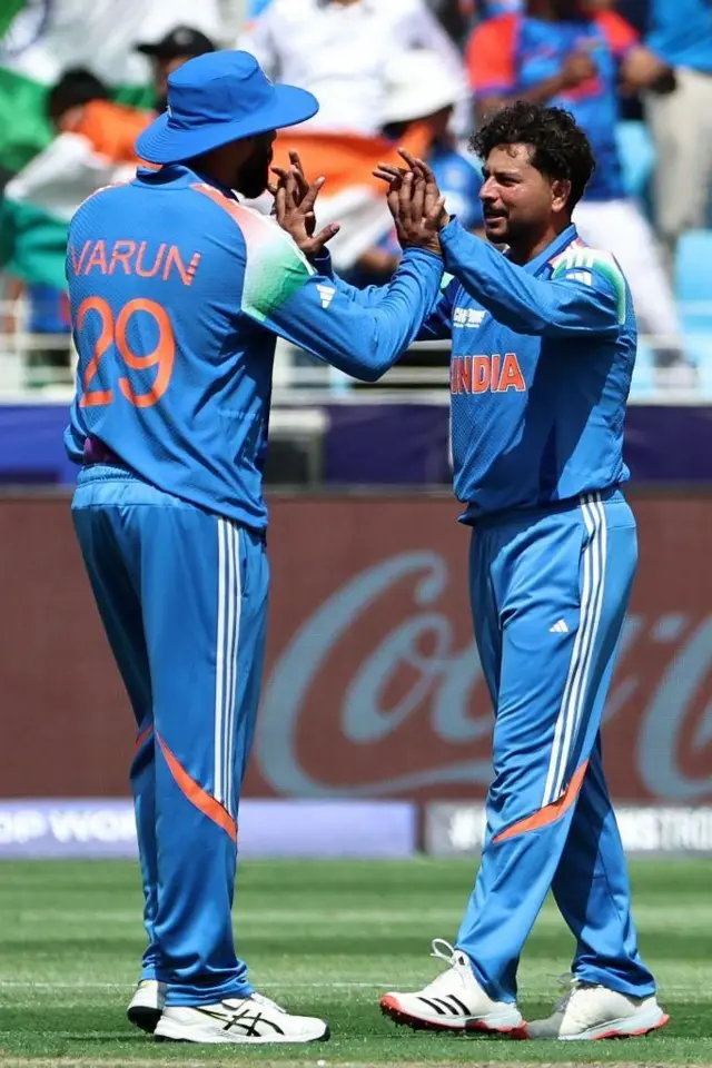 వరుణ్ చక్రవర్తి , కుల్దీప్ యాదవ్