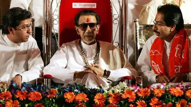 राज ठाकरे, बाळासाहेब ठाकरे आणि उद्धव ठाकरे.