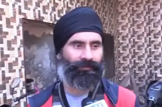 અમેરિકાથી પાછા મોકલાયેલા ભારતીયો, ડિપોર્ટેશન, યુએસ ડિપોર્ટેશન, ગુજરાતીઓ, બીબીસી ગુજરાતી, ડિપોર્ટેશનમાં હાથકડી બાંધવાની છે. 