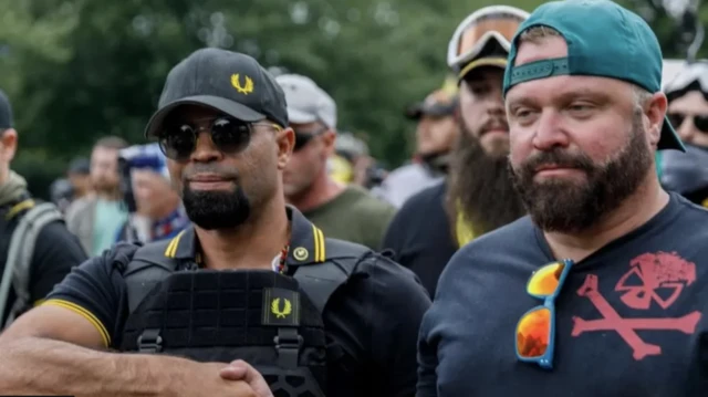 Proud Boys'un liderleri Joe Biggs (sağda) ve Enrique Tarrio