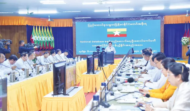 နိုင်ငံသားတွေရဲ့ အချက်အလက်တွေကို National Database စနစ် တည်ဆောက်ရေးထဲ ထည့်သွင်းဖို့ စစ်ကောင်စီက ၂၀၂၃ ခုနှစ်က စတင်စီစဉ်ခဲ့ပါတယ်။