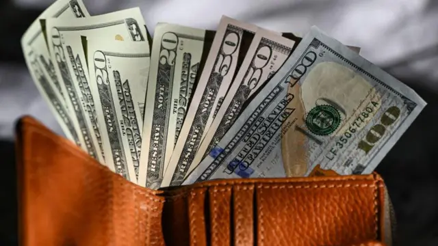 ભારતીય શૅરબજાર, અમેરિકન શૅરબજાર, અમેરિકન બજાર, અમેરિકાનું શૅરબજાર, બીબીસી ગુજરાતી, શૅરબજાર, યુએસ સ્ટૉક માર્કેટ, રોકાણકાર, ડાઉ જોન્સ નાસ્ડેક સેન્સેક્સ, ડૉલર