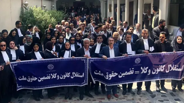 اعتراض وکلا