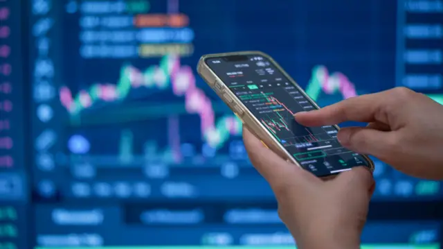 வங்கி சேமிப்பு - பங்குச்சந்தை முதலீடு