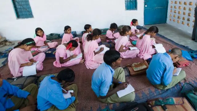 பழங்குடியினர் படிப்பறிவு