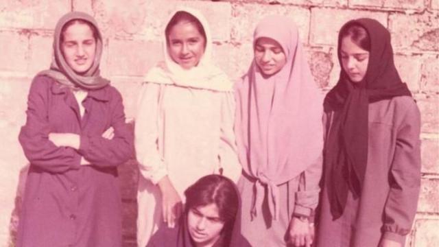پرناز وقتی هنوز نوجوان بود از ایران خارج شد