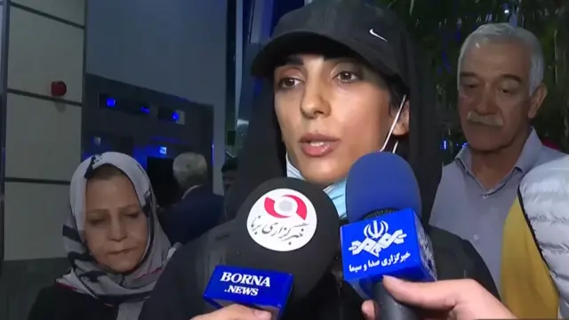الناز رکابی در بازگشت به ایران مصاحبهای انجام داد که به نظر میرسید، مجبور به انجام آن شده است