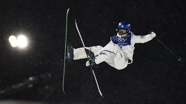 Ейлін Гу під час виступу на Олімпійських іграх 2026 року 