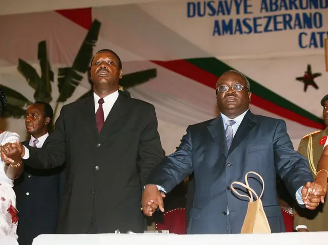 Pierre Buyoya na Ndayizeye Domitien nawe yahoze atwara u Burundi