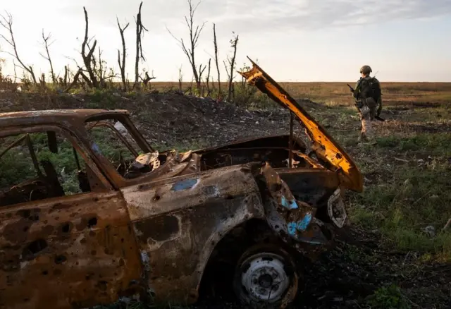 Кадр фільму "2000 метрів до Андріївки"