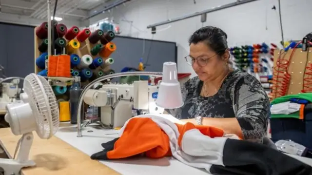 કેનેડાએ જાહેરાત કરી છે કે તેઓ અસ્થાયી કામદારોની સંખ્યામાં ઘટાડો કરશે
