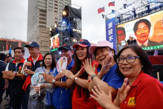 桃园市反对大罢免阵营的集会