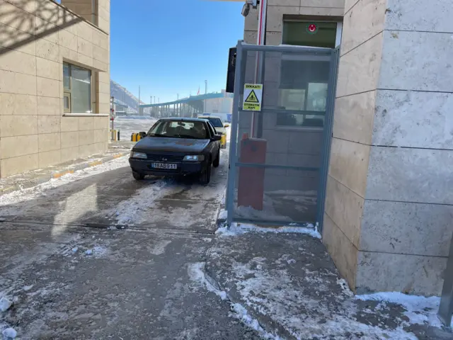 مسافران ایرانی در مرز ترکیه در پی اعتراضات سراسری در ایران