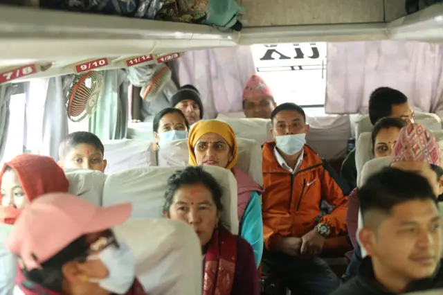 कतिपयले बढी भाडा तिरेको गुनासो गरेका छन्