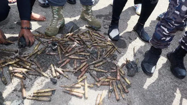 Danlanal Cilacap menduga amunisi-amunisi yang ditemukan berasal dari kapal perang yang tenggelam di perairan alur Cilacap.