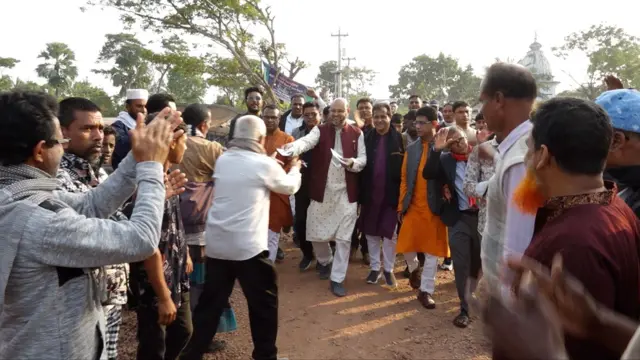 সাতক্ষীরা-৪ আসনে নির্বাচনী প্রচারণায় জলবায়ু পরিবর্তনের ক্ষতির বিষয়টি গুরুত্ব দেওয়া হচ্ছে