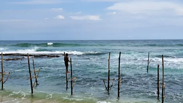 සුන්දර මුහුදු වෙරළක අසිරිය විඳීමට ශ්‍රී ලංකාවට පැමිණෙන විදේශිකයන් බහුල ව ම තෝරාගන්නේ දකුණු පළාතේ ඇති වෙරළ තීරයන් ය. 