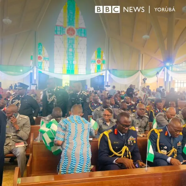 Awọn olori ileeṣẹ ọmọogun ni NAijiria naa peju sibẹ