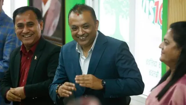 गगन थापा र विश्वप्रकाश शर्मा