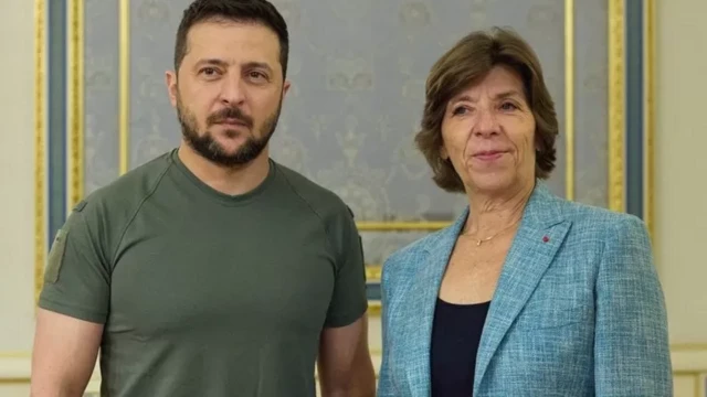 Ngoại trưởng Pháp Catherine Colonna thảo luận về việc cung cấp vũ khí quốc phòng với Tổng thống Ukraine Zelensky tại Kyiv