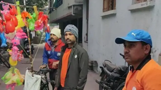 పోలీసుల మారువేషం