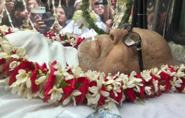 শেষ যাত্রায় বুদ্ধদেব ভট্টাচার্য