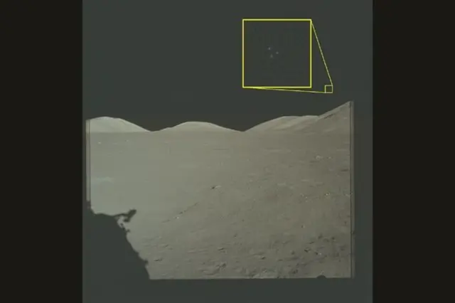 Imagens de arquivo da missão Apollo 17 à Lua. Em destaque, três luzes são visíveis acima do terreno lunar.