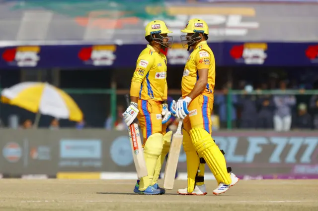 शैफ अली जैब र विनोद भण्डारी