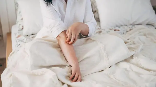 બીબીસી ગુજરાતી ભૂમિ પેડનેકર એક્ઝિમા ખરજવુ ત્વચા સ્કિન બીમારી ફિલ્મ ઉદ્યોગ બોલીવૂડ હેલ્થ આરોગ્ય