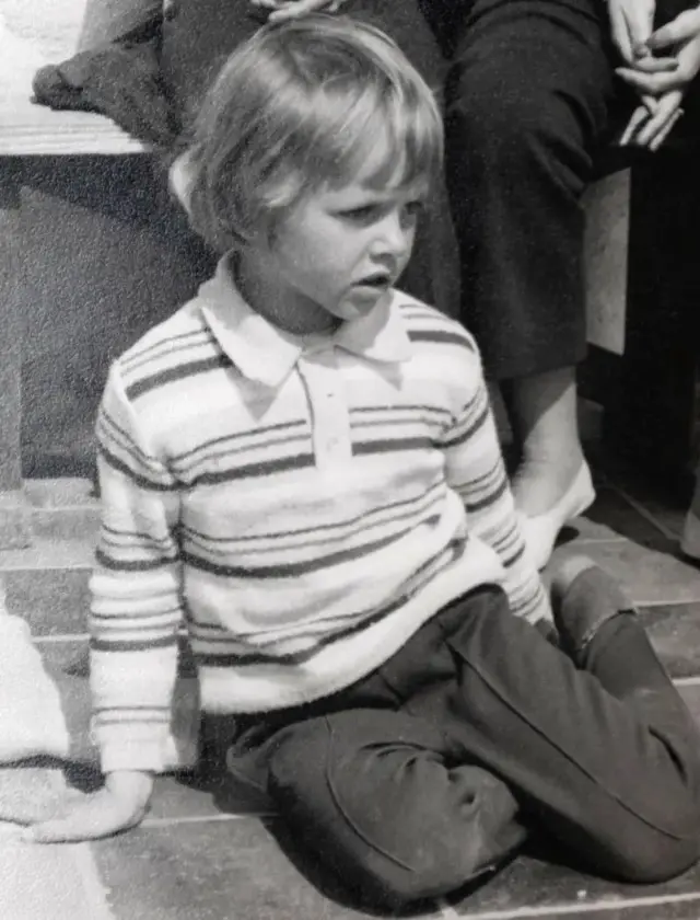 ایوی جب چھ سات سال کی تھیں تو انھیں اس تجربہ گاہ پہنچایا گیا تھا