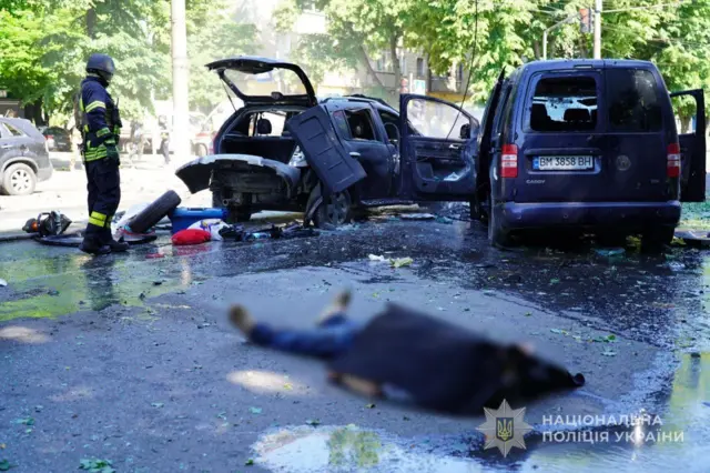 За попередніми даними, внаслідок удару загинули троє людей За попередніми даними, внаслідок удару загинули троє людей
