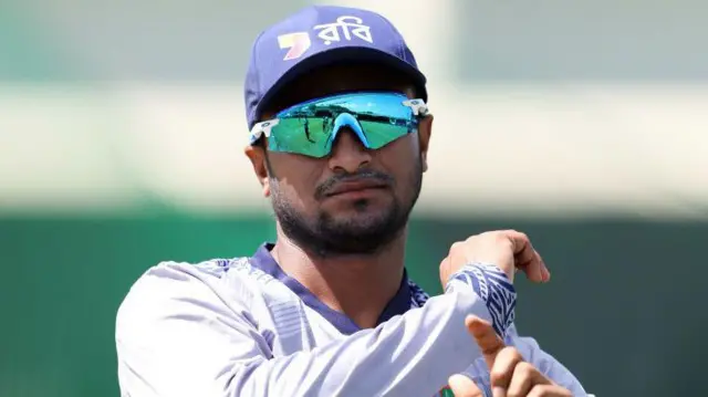 ব্যাট ও বল হাতে খারাপ সময় কাটাচ্ছেন সাকিব আল হাসান