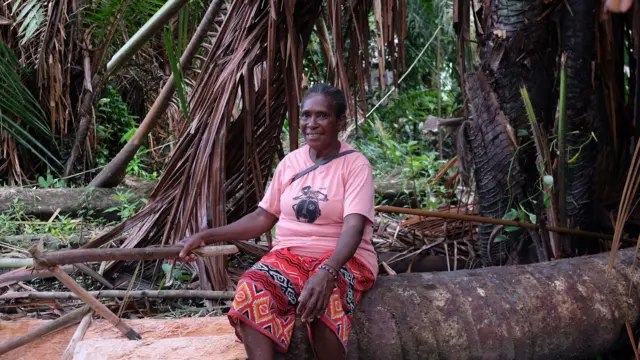 perempuan, klamono, papua