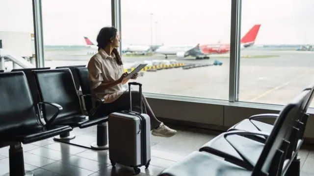 வரி செலுத்துவது பொருளாதார உறுதித்தன்மை மற்றும் வருமானத்திற்கு சான்றாகும். இது விசா பெறுவதற்கான வாய்ப்புகளை அதிகரிக்கிறது.