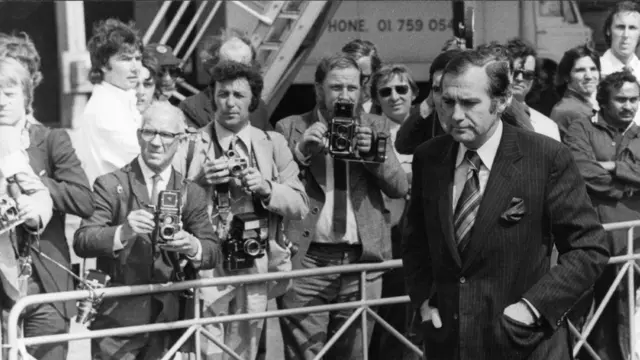 অস্ট্রেলিয়া থেকে যুক্তরাজ্যে ফেরার পর।