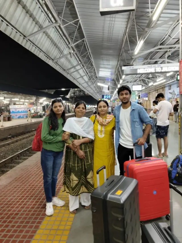 जळगावचे 2 विद्यार्थी रशियातल्या नदीत वाहून बेपत्ता