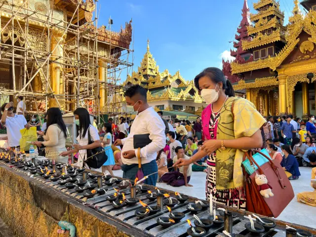 ရွှေတိဂုံ 