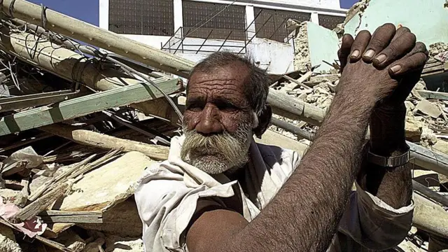 ભૂકંપમાં હજારો જીવન રોળાયાં હતાં