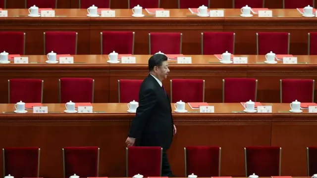 习近平参加两会闭幕仪式