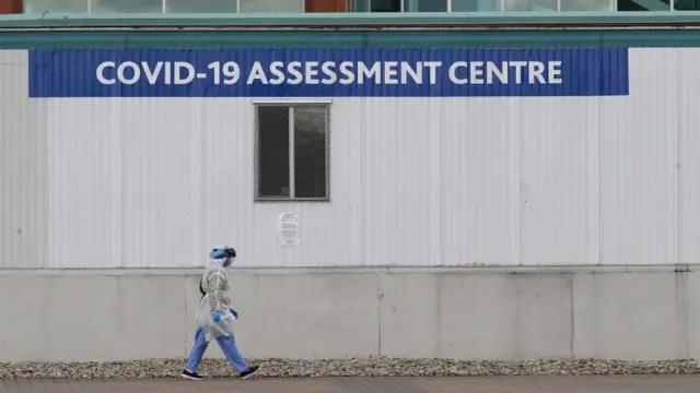Un centro de asistencia a pacientes de covid-19 en Ontario.