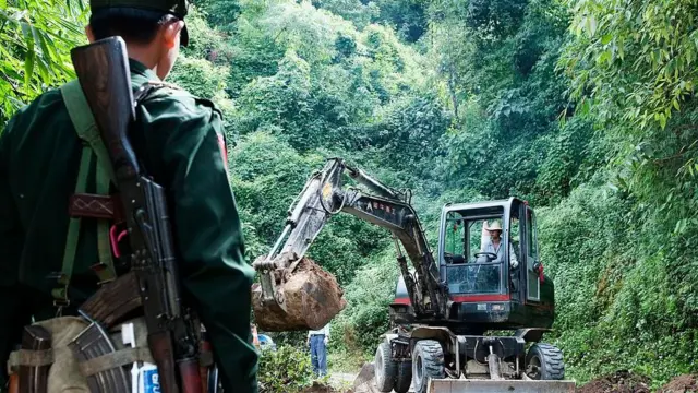 KIA တပ်ဖွဲ့ဝင် ပုံဟောင်း