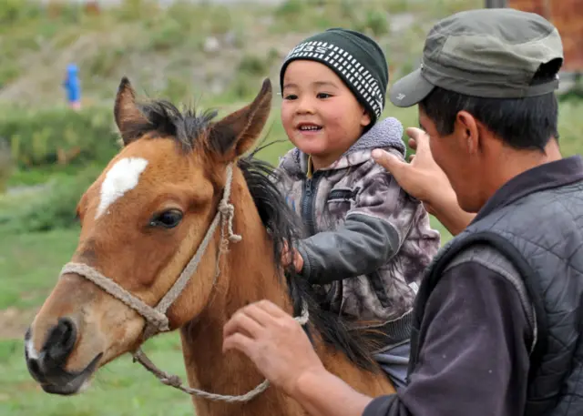 Кыргызстанда мектепке жашы жете элек балдардын 75% бала бакча жетишпейт