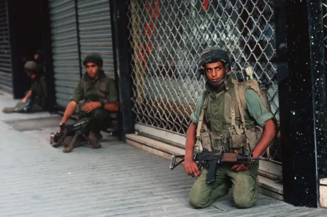 جنود إسرائيليون في بيروت، في سبتمبر/أيلول 1982
